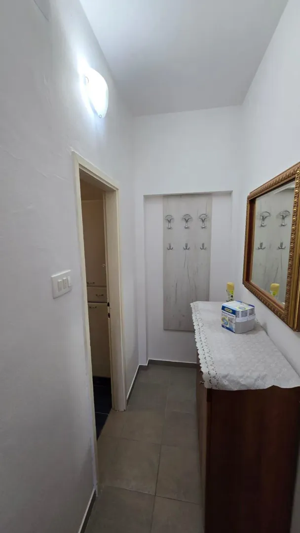 Izdavanje, jednosoban stan, 45m², Mažina, Tivat