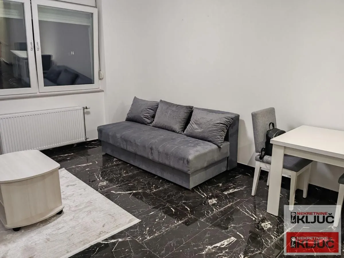 Izdavanje, garsonjera, 26m², Bulevar Evrope, Novi Sad Sve Podlokacije