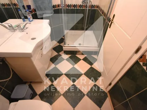 Izdavanje, kuća, 300m², Ibričevina, Podgorica - image 24