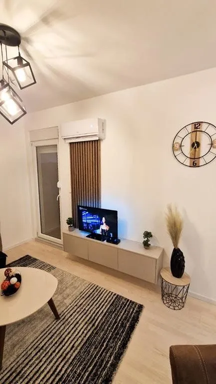 Izdavanje, jednosoban stan, 47m², Podgorica, Crna Gora