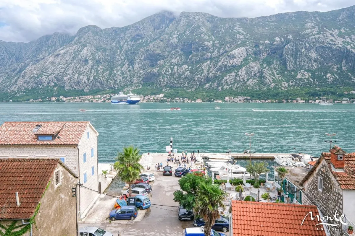 Sale, three bedroom apartment, 80m², Prčanj, Kotor