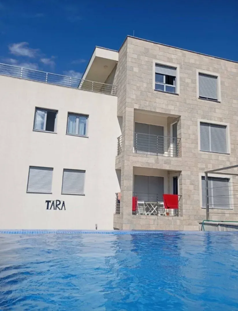 Prodaja, dvosoban stan, 104m², Mažina, Tivat