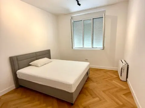 Izdavanje, dvosoban stan, 70m², Centar, Podgorica - image 7
