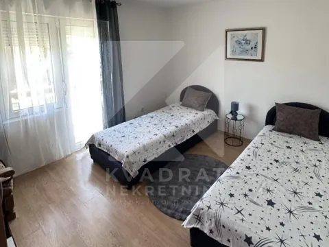 Rent, two bedroom apartment, 100m², Tološi, Podgorica - image 2