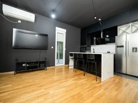 Izdavanje, jednosoban stan, 50m², Momišići, Podgorica - image 15