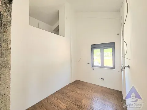 Sale, three bedroom apartment, 130m², Podkošljun, Budva - image 25