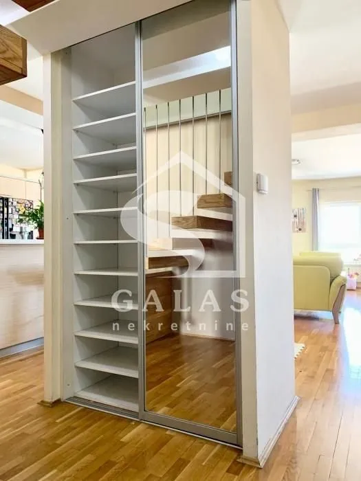 Prodaja, četvorosoban stan, 157m², Đeram Pijaca, Beograd