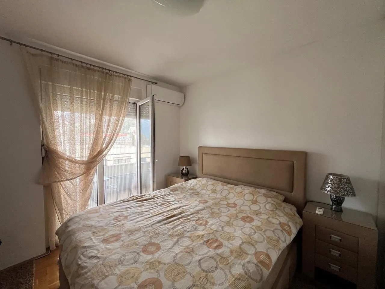 Izdavanje, dvosoban stan, 90m², Seljanovo, Tivat