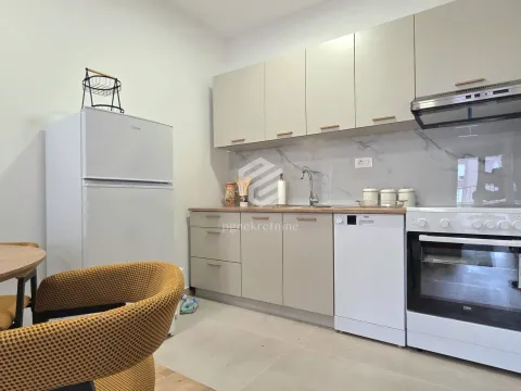 Izdavanje, jednosoban stan, 40m², Tološi, Podgorica - image 5