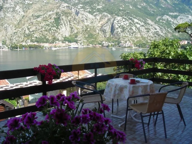 Sale, house, 104m², Kotor, Crna Gora