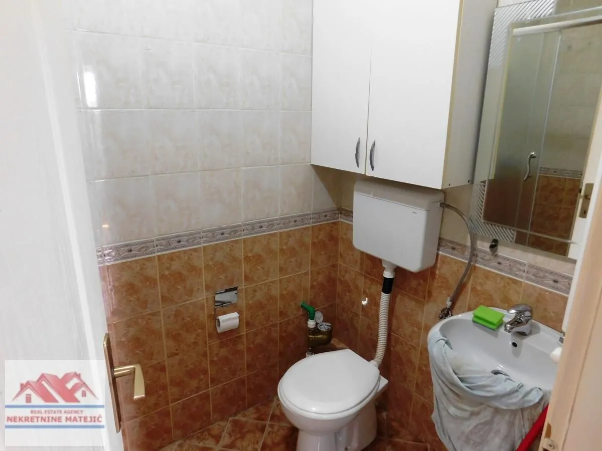 Izdavanje, jednosoban stan, 33m², Centar, Kragujevac
