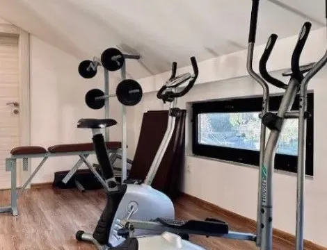 Izdavanje, trosoban stan, 130m², Mažina, Tivat - image 13