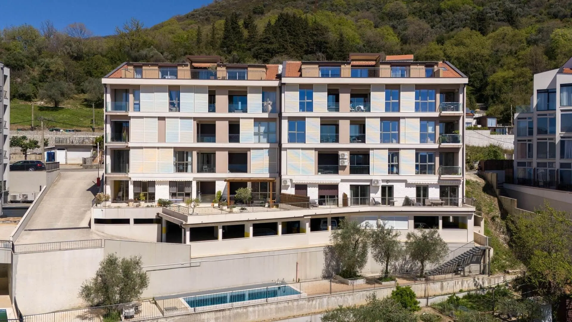 Prodaja, trosoban stan, 120m², Tivat, Crna Gora