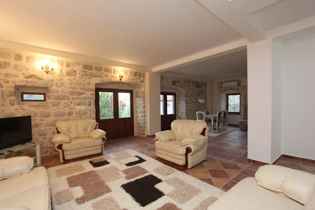 Sale, house, 220m², Prčanj, Kotor
