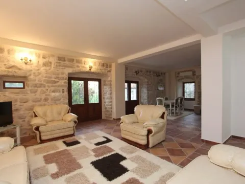 Sale, house, 220m², Prčanj, Kotor - image 3