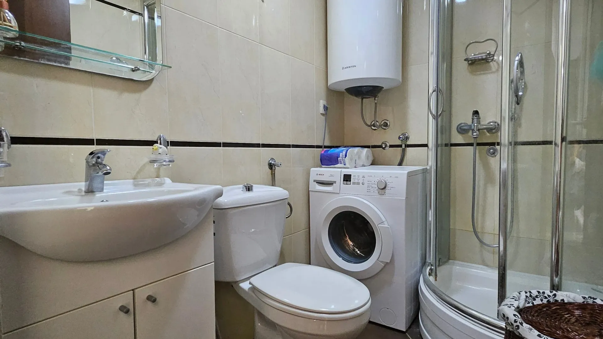 Izdavanje, jednosoban stan, 43m², Boreti, Budva