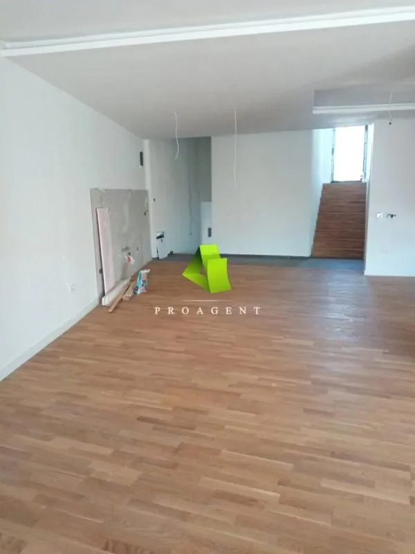 Rent, three bedroom apartment, 192m², Palilula, Niš