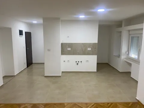 Sale, office space, 58m², Preko Morače, Podgorica - image 2