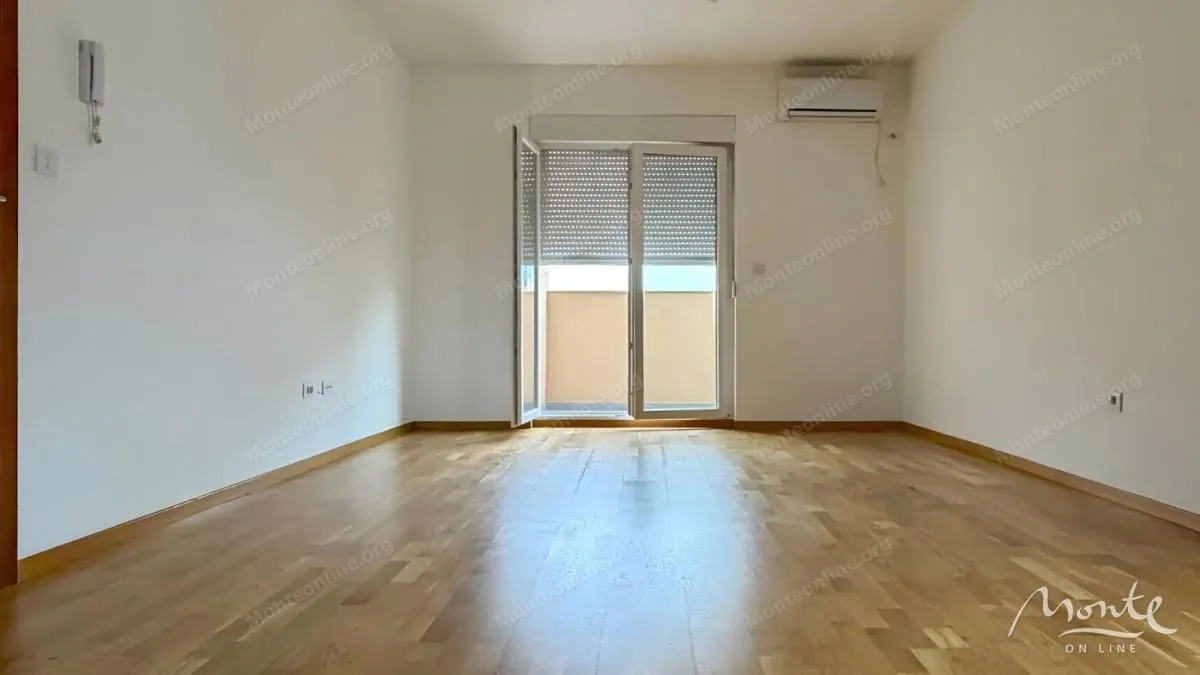 Prodaja, dvosoban stan, 73m², Tuški Put, Podgorica
