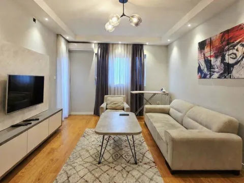 Rent, one bedroom apartment, 50m², City Kvart, Podgorica - image 1
