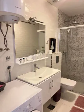 Rent, two bedroom apartment, 67m², Bečići, Budva - image 17