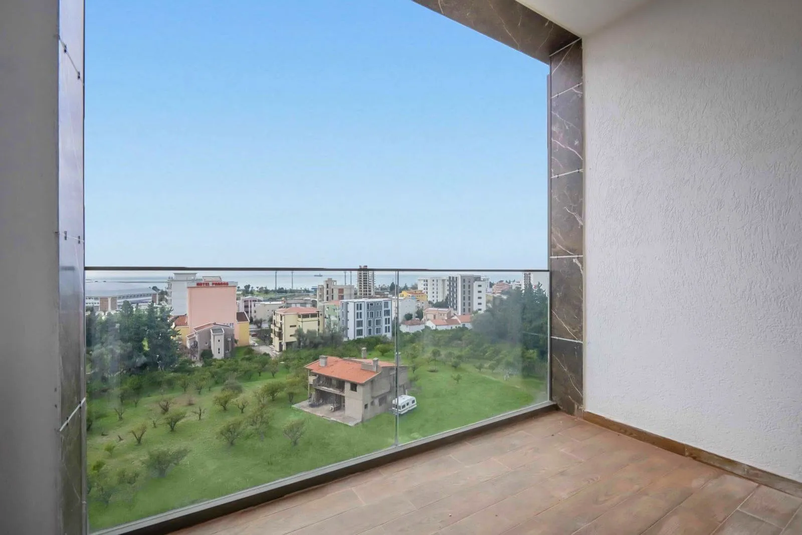 Sale, two bedroom apartment, 75m², Centar, Bar