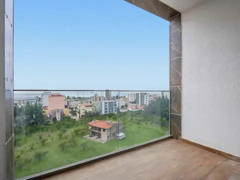 Prodaja, dvosoban stan, 75m², Centar, Bar - image 11