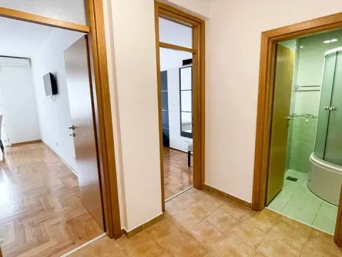 Izdavanje, jednosoban stan, 60m², Babilonija, Budva - image 9