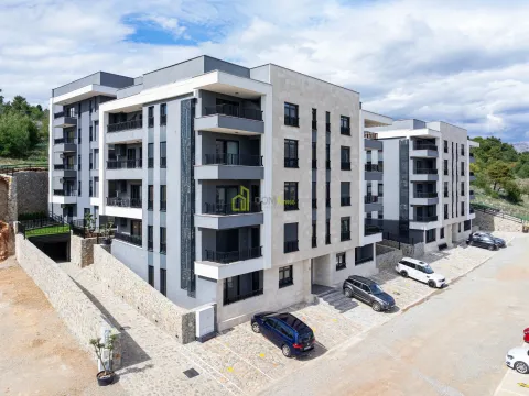 Sale, three bedroom apartment, 90m², Gorica C, Podgorica - image 14