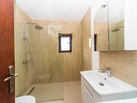 Izdavanje, trosoban stan, 100m², Gornja Gorica, Podgorica - image 6