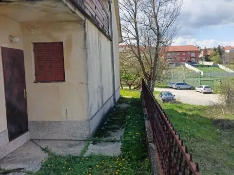 Sale, house, 300m², Sremčica, Beograd - image 6