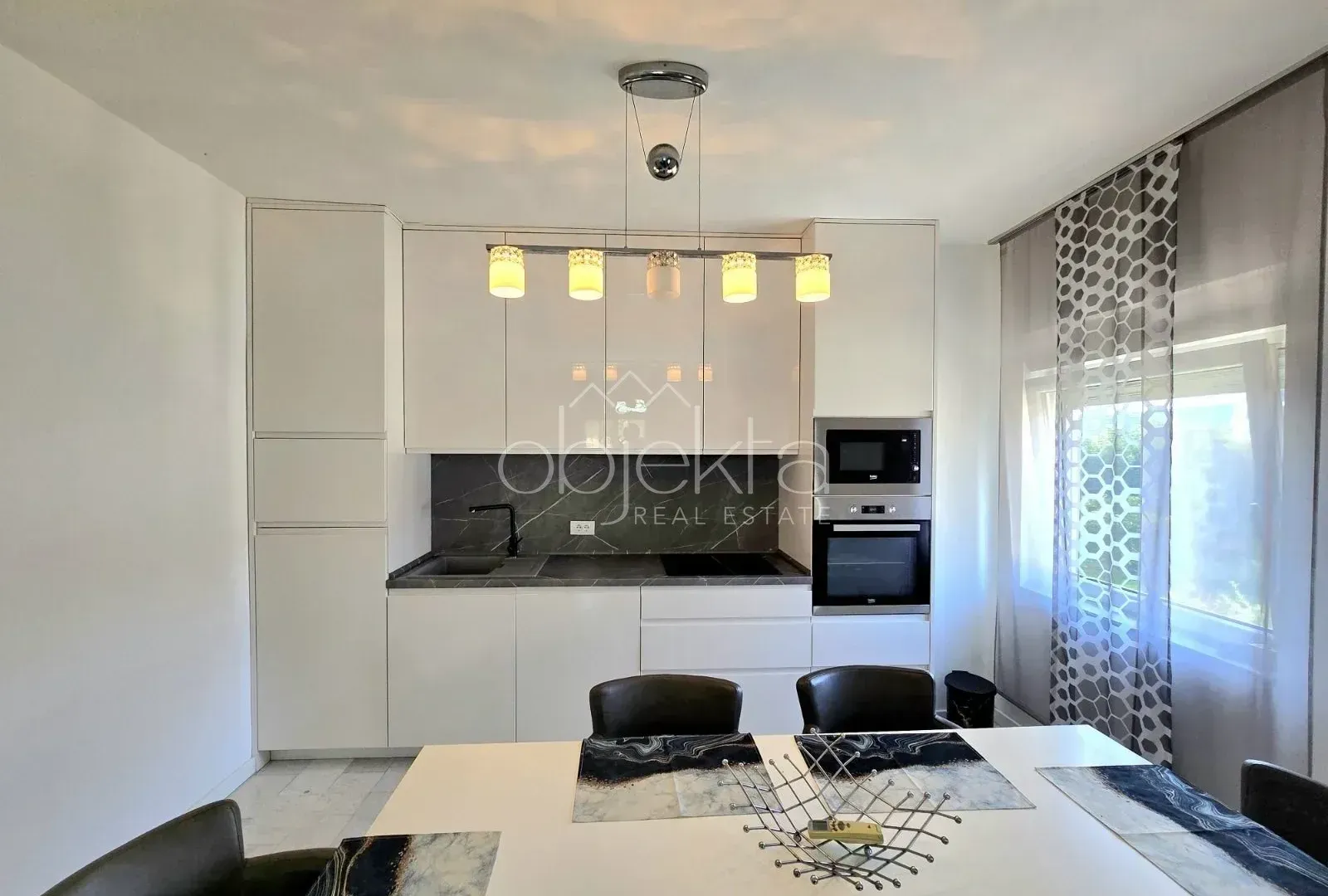 Rent, apartment, 115m², Tivat, Crna Gora