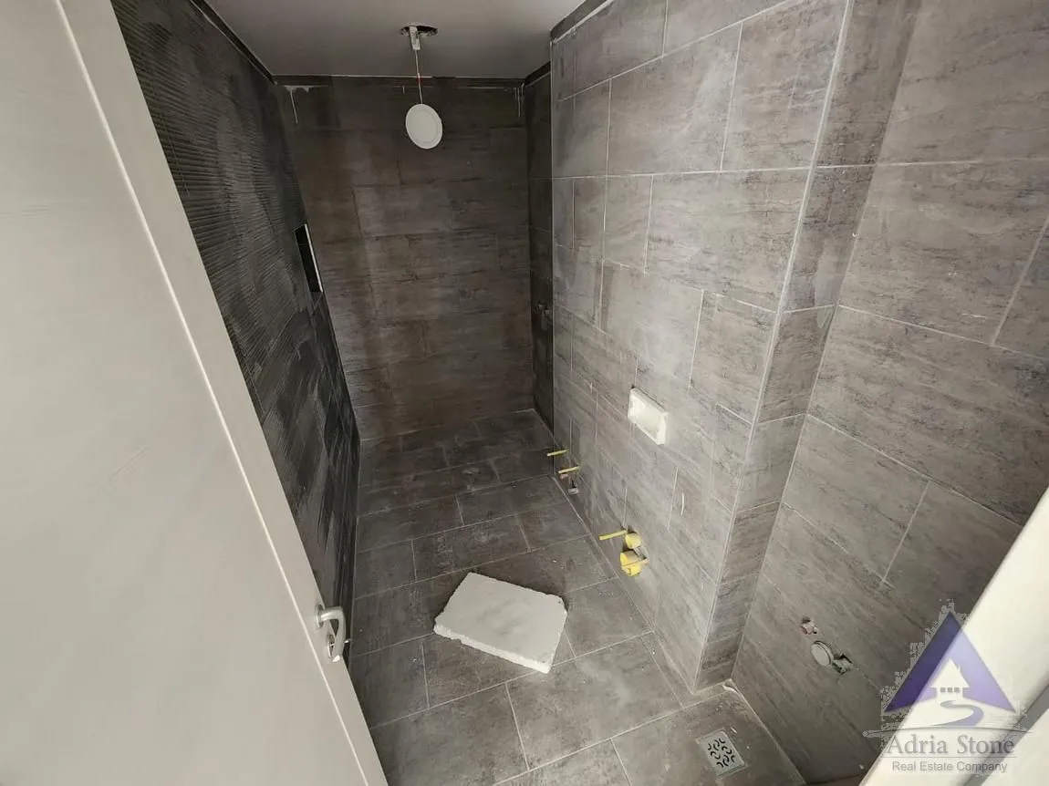 Sale, three bedroom apartment, 136m², Kalimanj, Tivat