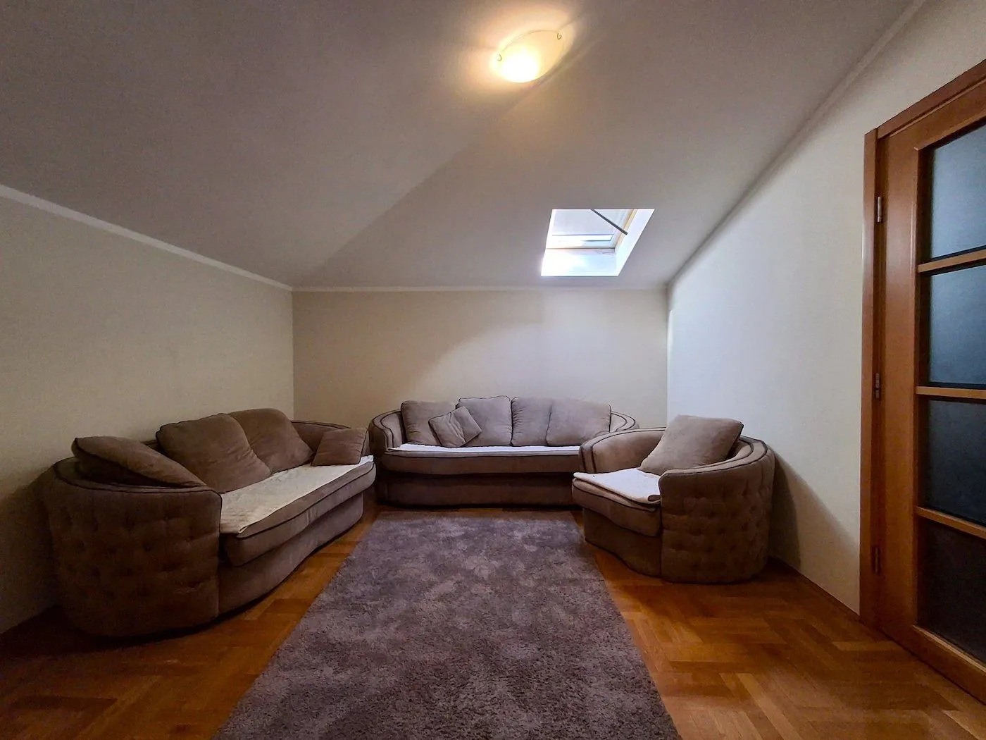 Izdavanje, stan, 98m², Drač, Podgorica