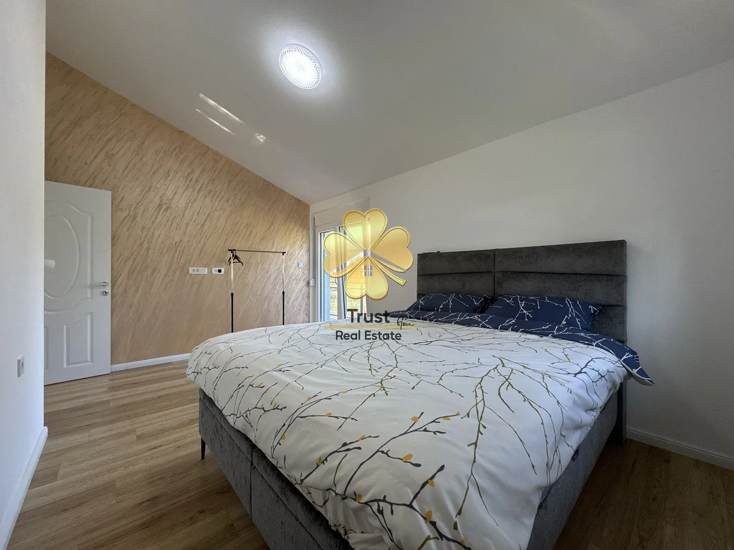 Izdavanje, kuća, 230m², Dajbabe, Podgorica