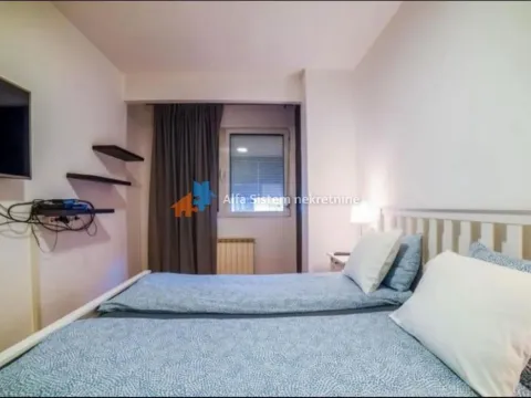 Izdavanje, trosoban stan, 73m², Stari Grad, Beograd - image 12