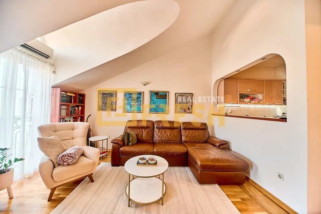 Prodaja, dvosoban stan, 64m², Stara Varoš, Podgorica