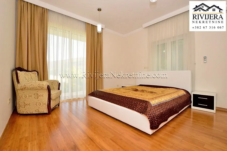 Prodaja, četvorosoban stan, 107m², Đenovići, Herceg Novi