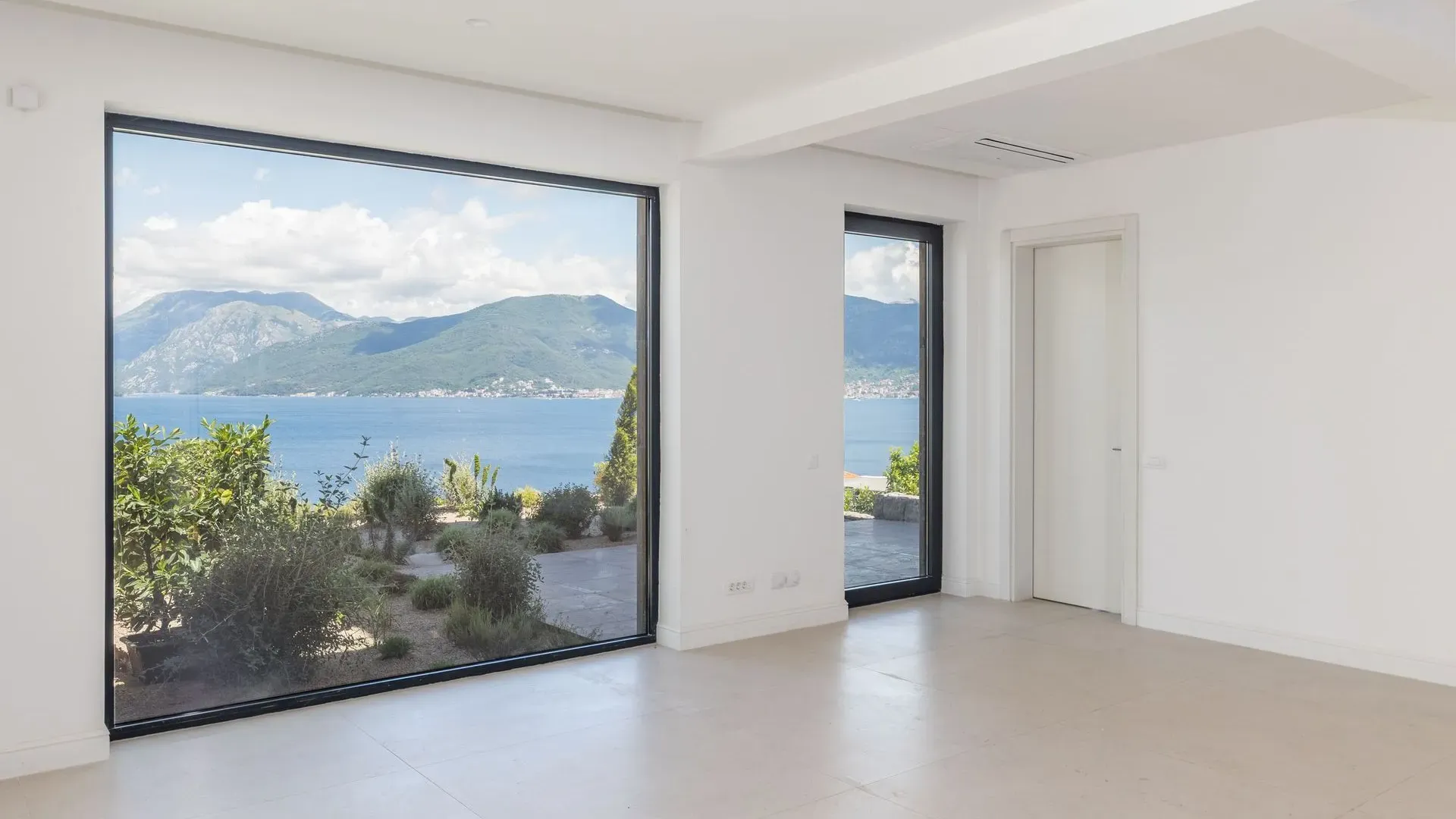 Prodaja, kuća, 328m², Krašići, Tivat
