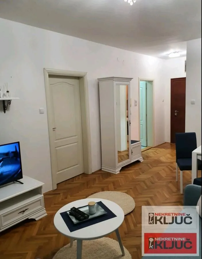 Izdavanje, jednosoban stan, 47m², Bulevar Oslobodjenja, Novi Sad Sve Podlokacije