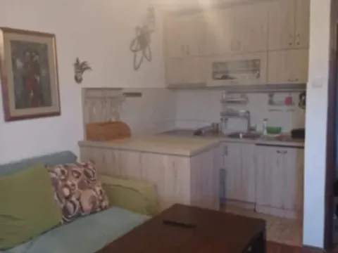 Izdavanje, jednosoban stan, 38m², Centar, Podgorica