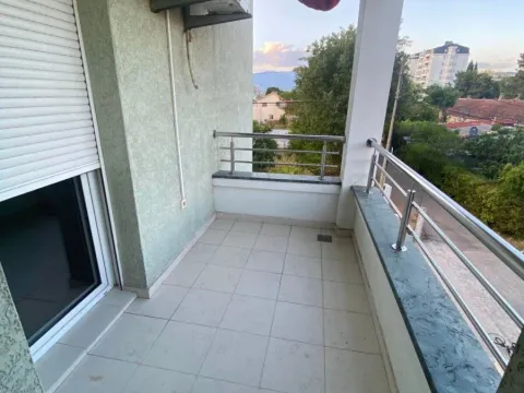 Izdavanje, dvosoban stan, 69m², Pobrežje, Podgorica - image 6