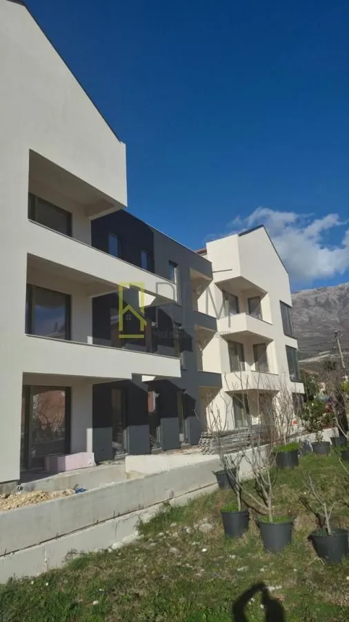Prodaja, jednosoban stan, 51m², Radanovići, Kotor