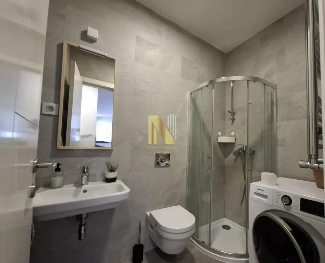 Izdavanje, dvosoban stan, 48m², Centar, Novi Sad