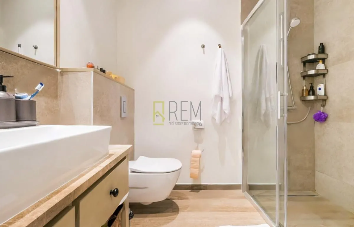 Prodaja, jednosoban stan, 69m², Herceg Novi, Crna Gora