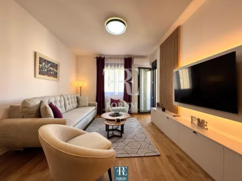 Izdavanje, jednosoban stan, 50m², City Kvart, Podgorica - image 1