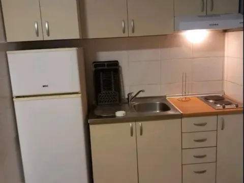 Izdavanje, garsonjera, 25m², Podbara, Novi Sad Sve Podlokacije - image 3