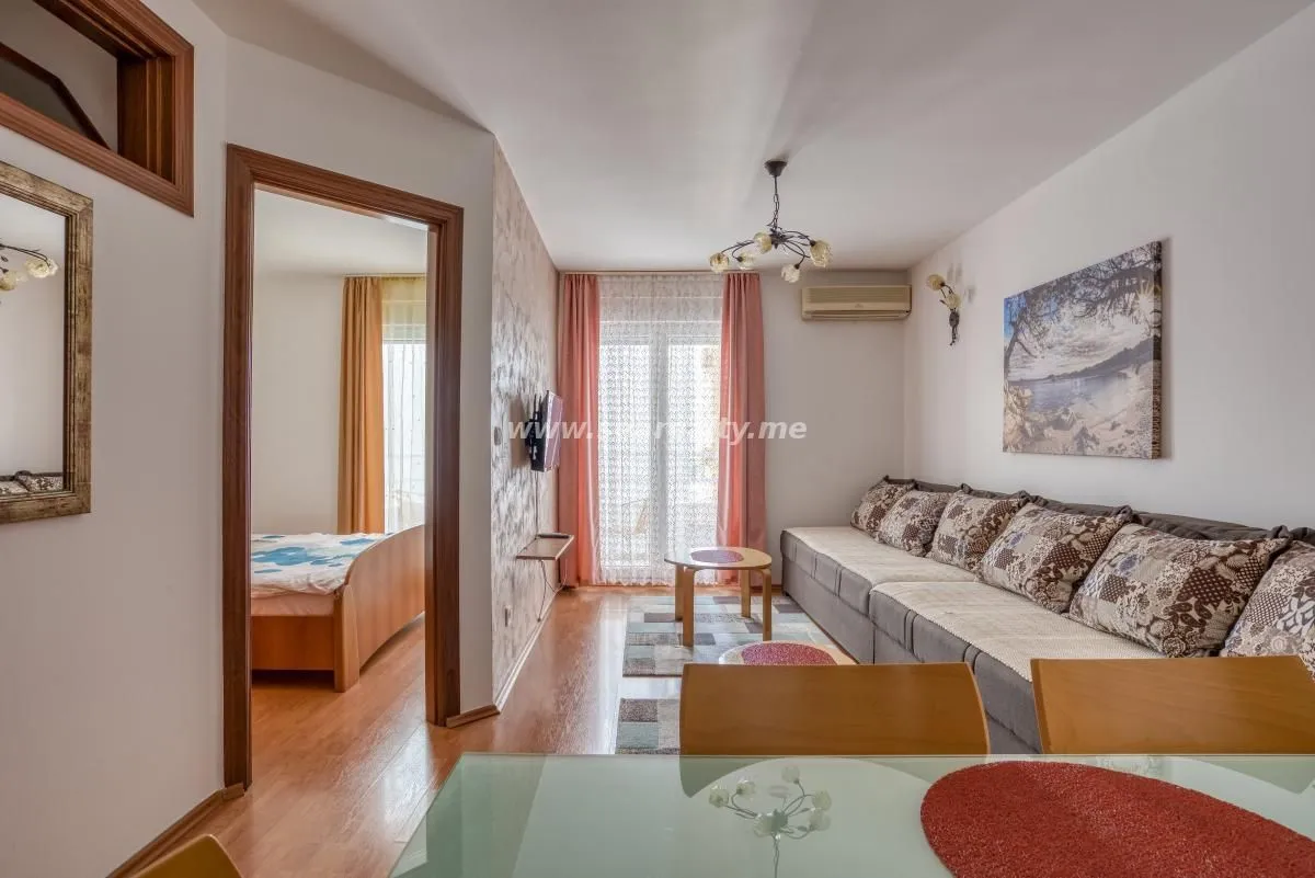 Rent, two bedroom apartment, 45m², Budva, Crna Gora