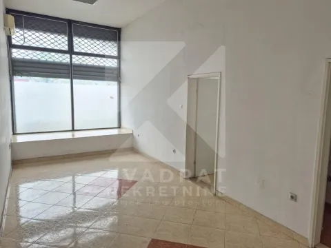 Izdavanje, poslovni prostor, 122m², Autobuska stanica, Podgorica - image 2