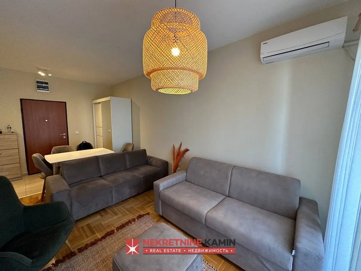 Izdavanje, jednosoban stan, 42m², Golubovina, Budva